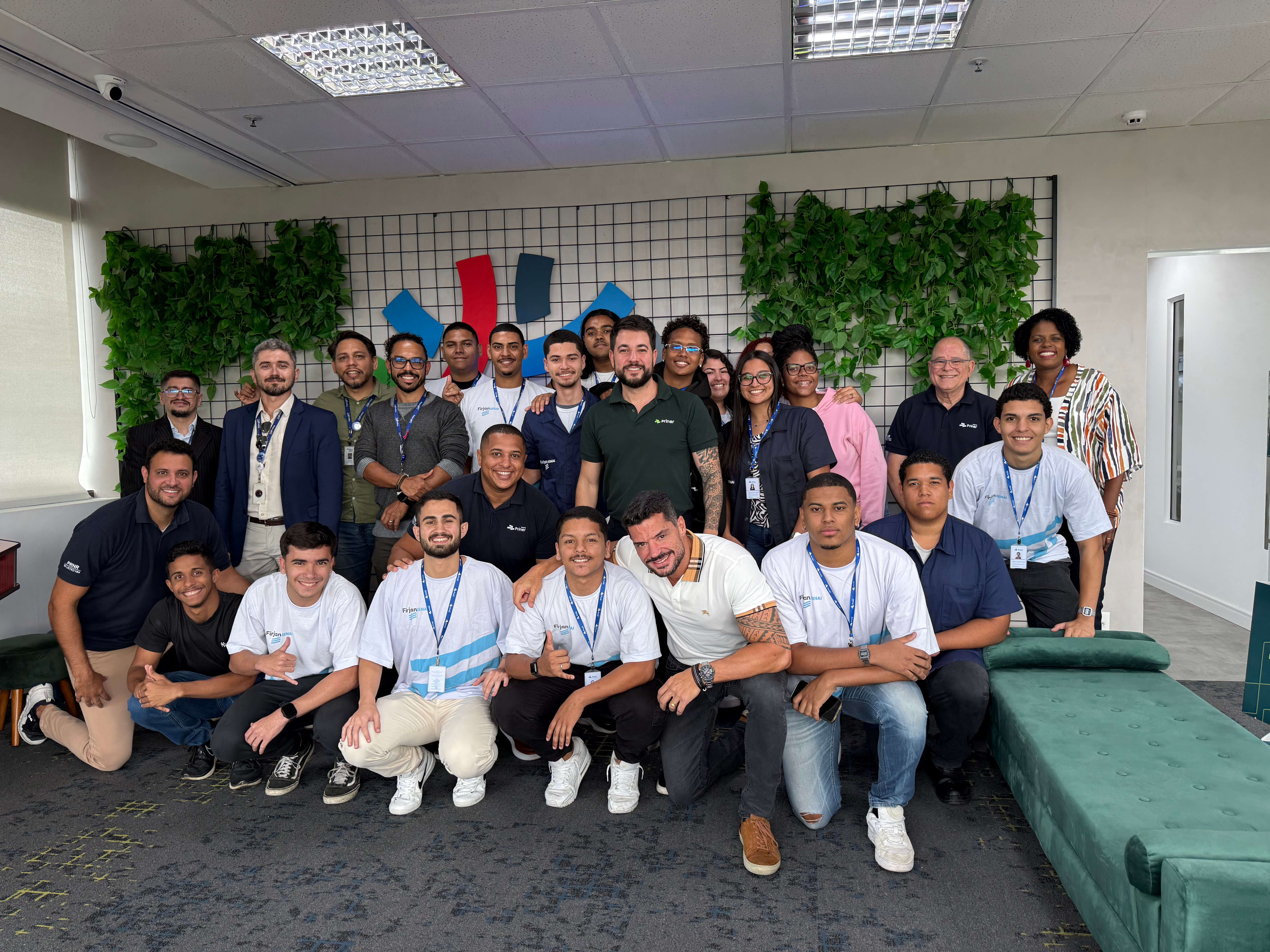 Priner recebe os jovens aprendizes da Firjan-SENAI