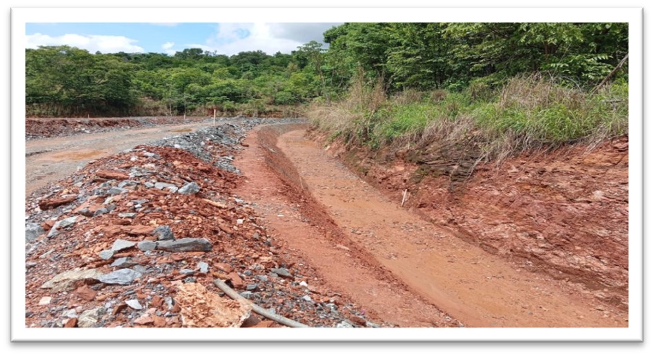 reforço e a estabilização do canal de drenagem que margeia a barragem