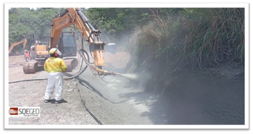 projeção via úmida por meio de cabeçote acoplado a escavadeira hidráulica