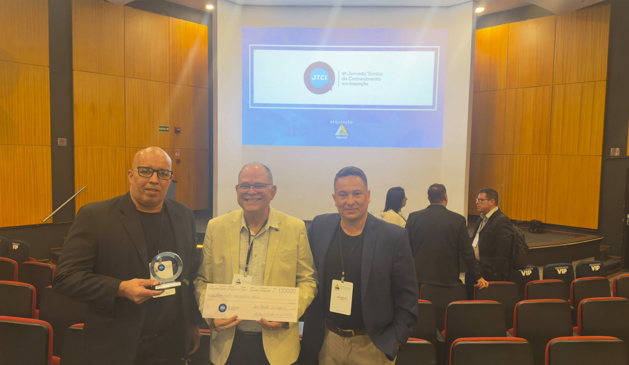 Priner recebe premiação por trabalho técnico na área de inspeção e ensaios avançados